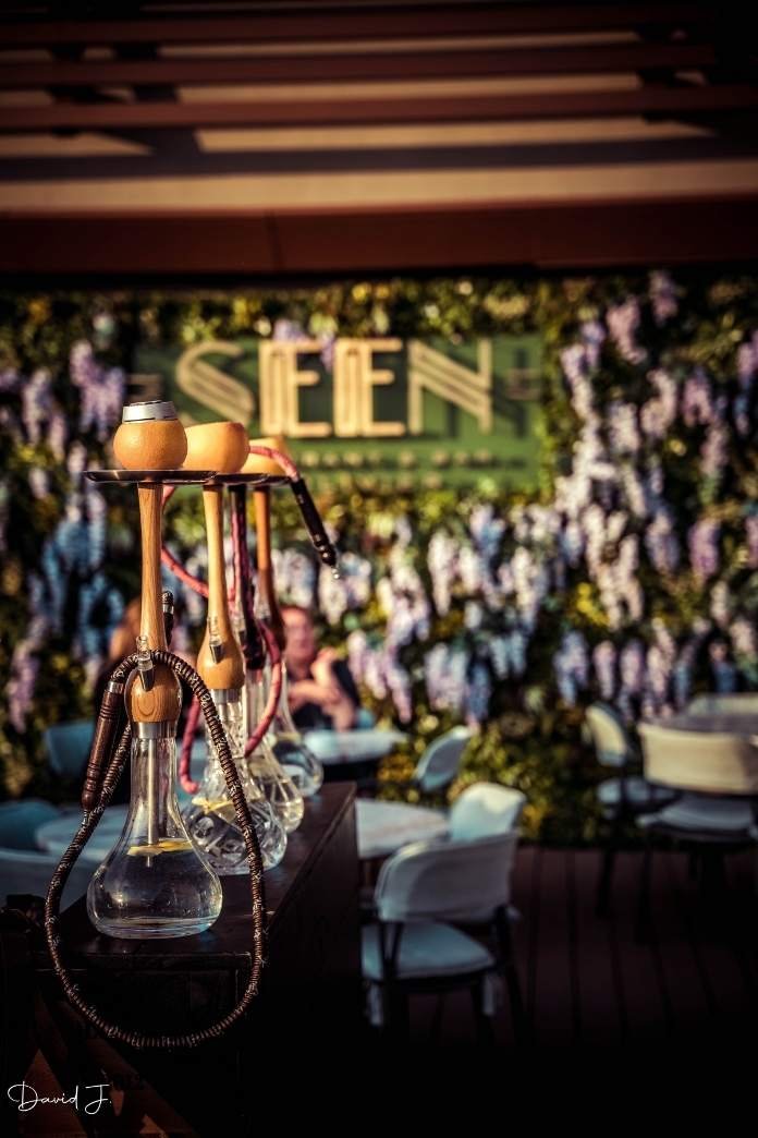 Salle d’un bar photographiée à Nice